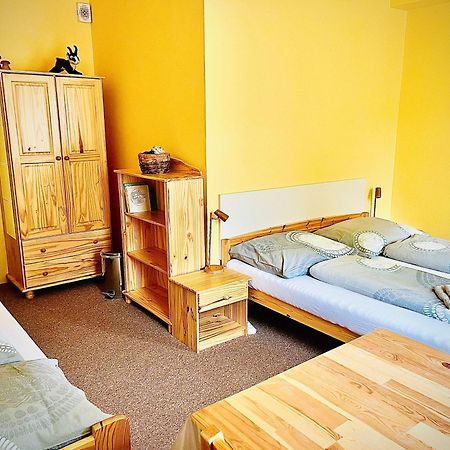 P&P Jicin Apartments - Soukrome 2-3 Luzkove Pokoje S Vlastni Kuchyni A Koupelnou Екстериор снимка